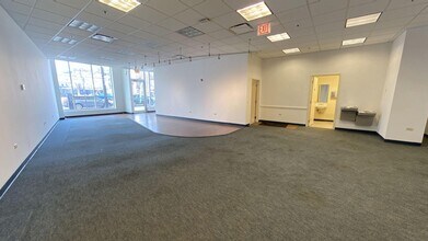 4400 N Broadway St, Chicago, IL for lease Interior Photo- Image 2 of 7