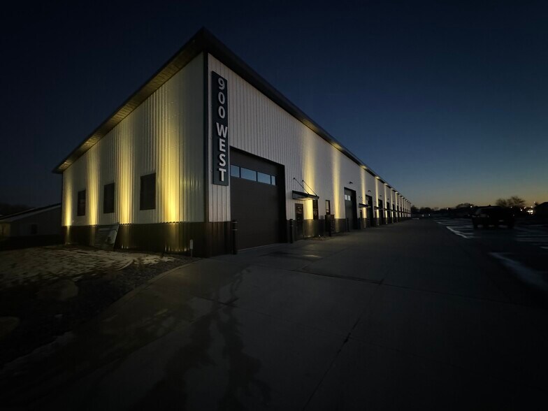 900 W 25th St, South Sioux City, NE à louer - Photo du bâtiment - Image 2 de 20