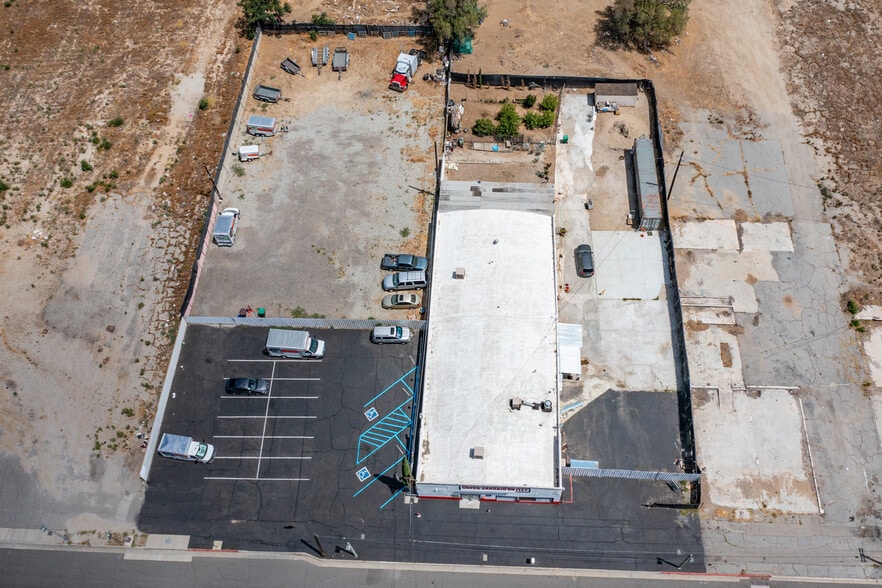 Turnkey Low Overhead MultiProfit Centers portfolio of 2 properties for sale on LoopNet.ca - Building Photo - Image 3 of 43