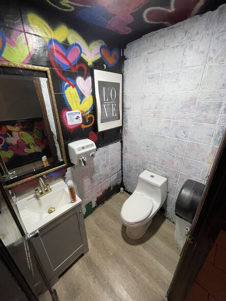 5025-5035 Broadway, New York, NY for lease - Interior Photo - Image 3 of 16