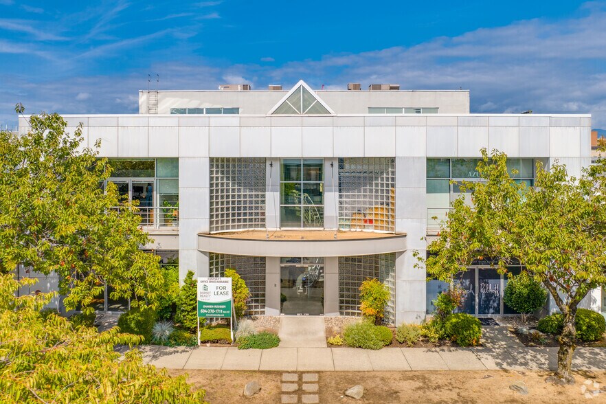 1737 W 3rd Ave, Vancouver, BC for lease - Primary Photo - Image 1 of 6