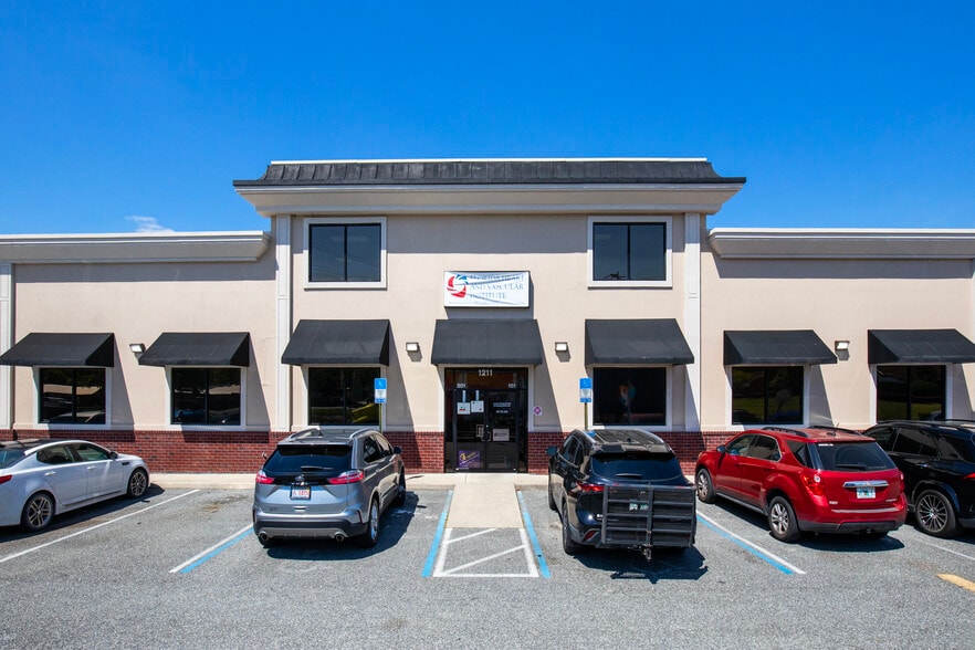 1211 SW Bascom Norris Dr, Lake City, FL for sale - Building Photo - Image 3 of 13