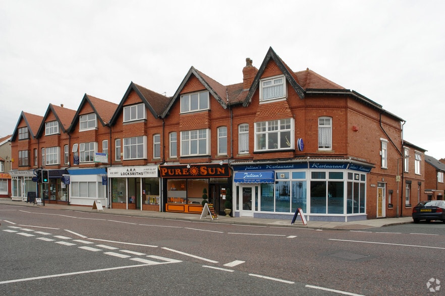 28 Birkenhead Rd, Wirral for lease - Primary Photo - Image 1 of 2