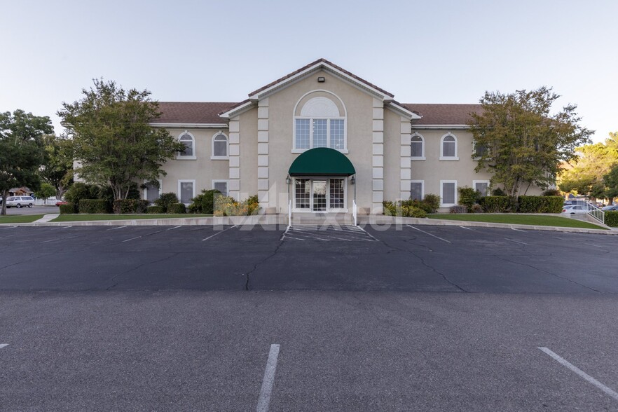 166 N 300 W, Saint George, UT for lease - Building Photo - Image 1 of 5