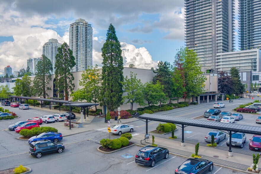 9855 Austin Rd, Burnaby, BC à louer - Photo du bâtiment - Image 3 de 52