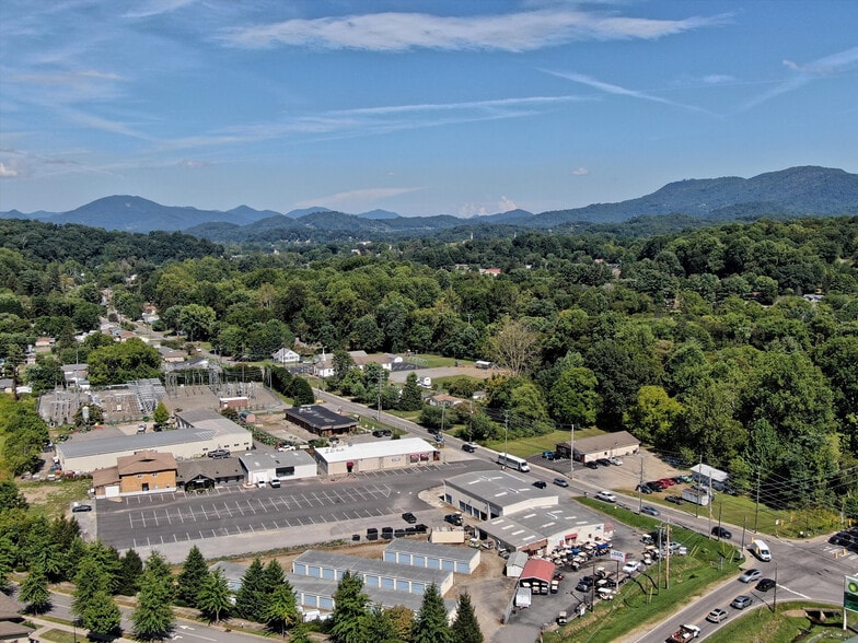 40 Eagles Nest Rd, Waynesville, NC for sale - Building Photo - Image 2 of 13