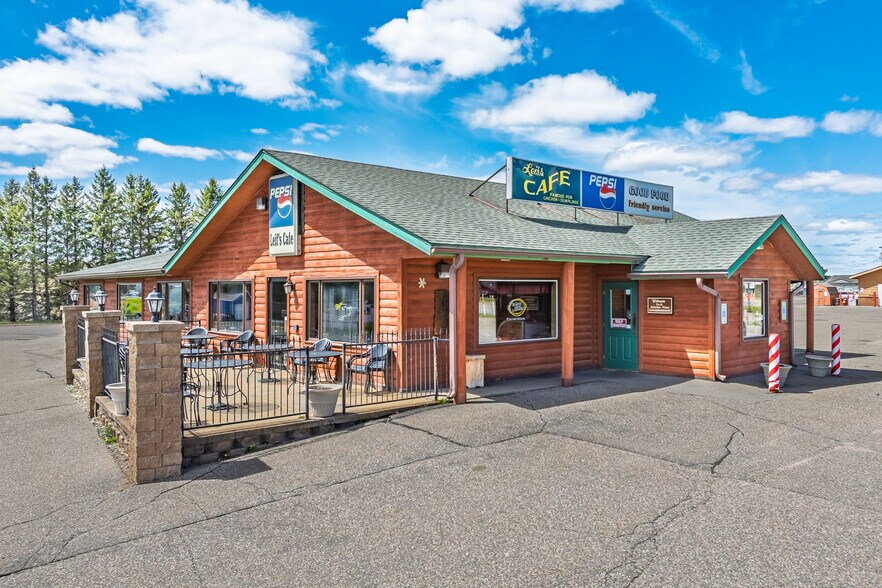 904 N Railroad St, Eagle River, WI à vendre - Photo du bâtiment - Image 1 de 14