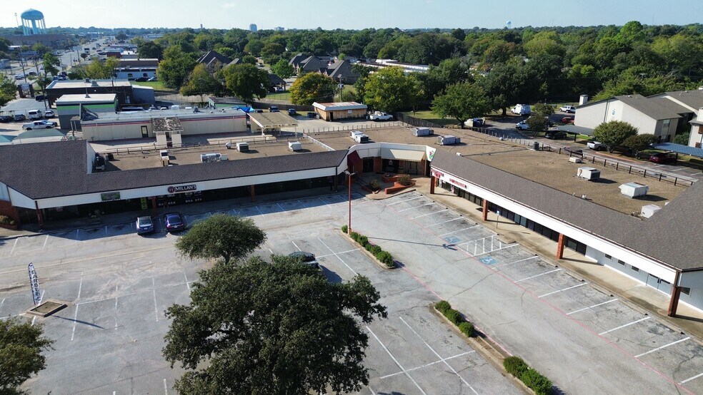 209 Bedford Rd, Bedford, TX à louer - Aérien - Image 3 de 17