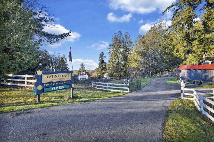 21113 16 Ave, Langley, BC à vendre - Photo du bâtiment - Image 2 de 46