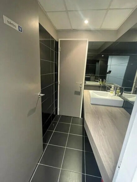 Bureau dans Nantes à louer - Photo du bâtiment - Image 3 de 8