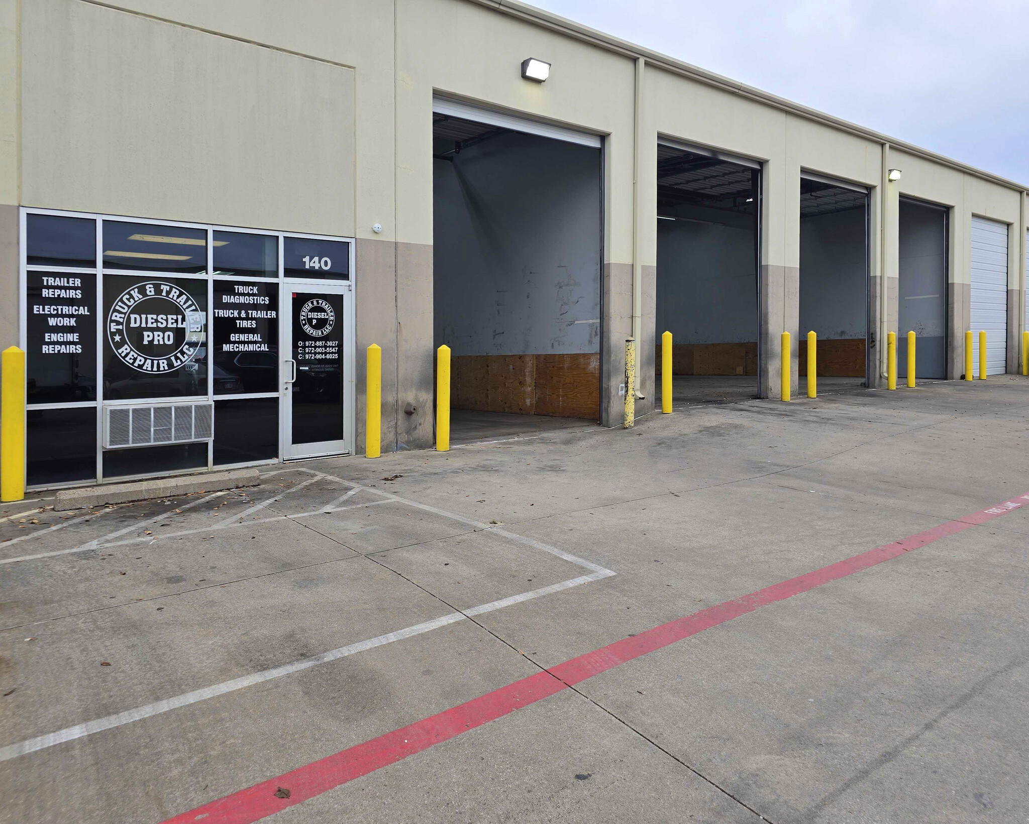 307 N Rogers Rd, Irving, TX for lease Interior Photo- Image 1 of 6