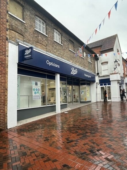 22-24 Swan Ln, Guildford for sale - Primary Photo - Image 1 of 12