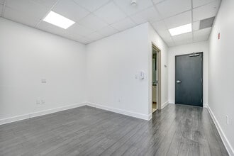 18 Louisa St, Ottawa, ON for lease Interior Photo- Image 2 of 3