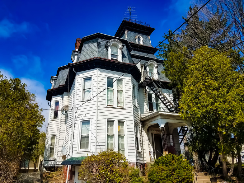 88 Main St, Broad Brook, CT à vendre - Photo du bâtiment - Image 1 de 1