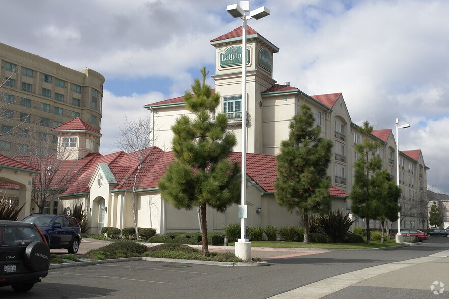 46200 Landing Pky, Fremont, CA à vendre - Photo du bâtiment - Image 3 de 7