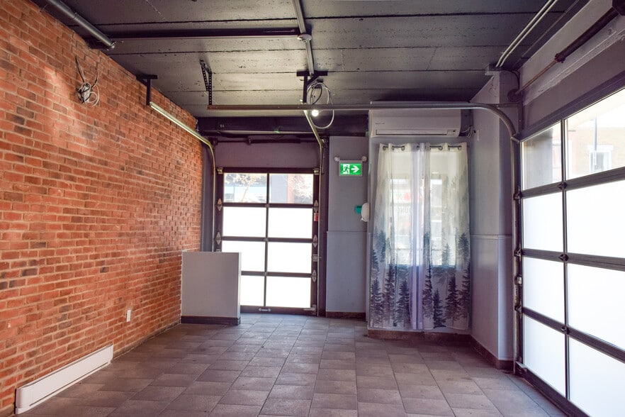 7427-7429 Rue Saint-Hubert, Montréal, QC à vendre - Photo intérieure - Image 3 de 12
