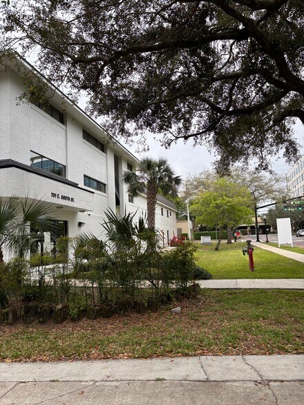 701 E South St, Orlando, FL à vendre - Photo du bâtiment - Image 3 de 54
