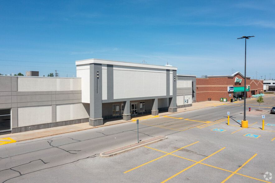 35 Mapleview Dr W, Barrie, ON for lease - Building Photo - Image 2 of 65