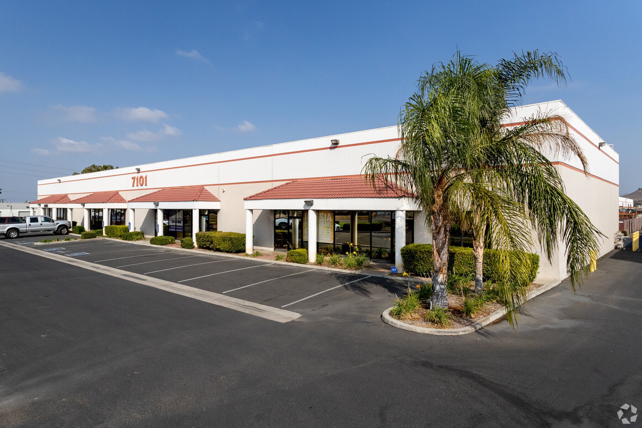 7101 Jurupa Ave, Riverside, CA for lease Primary Photo- Image 1 of 7