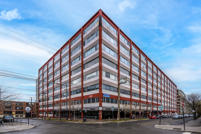 More details for 160 Rue Saint-Viateur E, Montréal, QC - Office for Lease