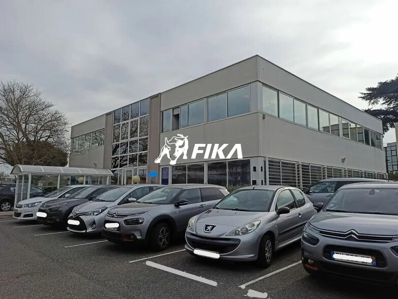 Office in Toulouse for lease - Building Photo - Image 1 of 5