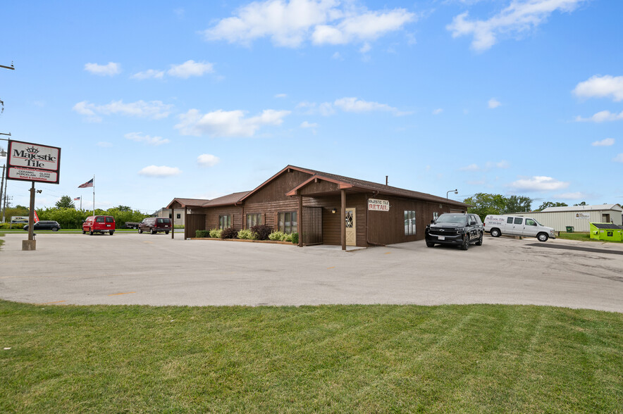 1308 Bellevue St, Green Bay, WI for sale - Building Photo - Image 3 of 35