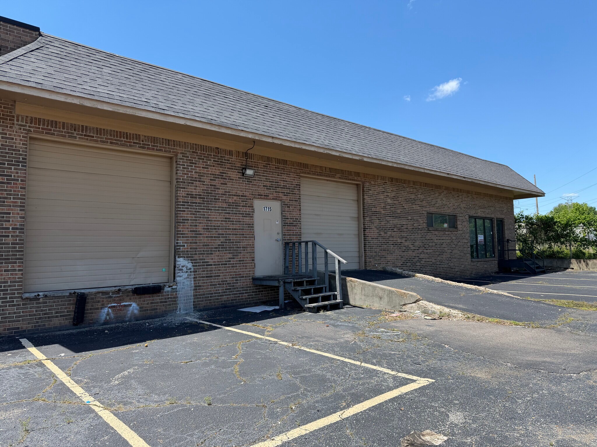 1705 Barcrest Dr, Memphis, TN for lease Building Photo- Image 1 of 9
