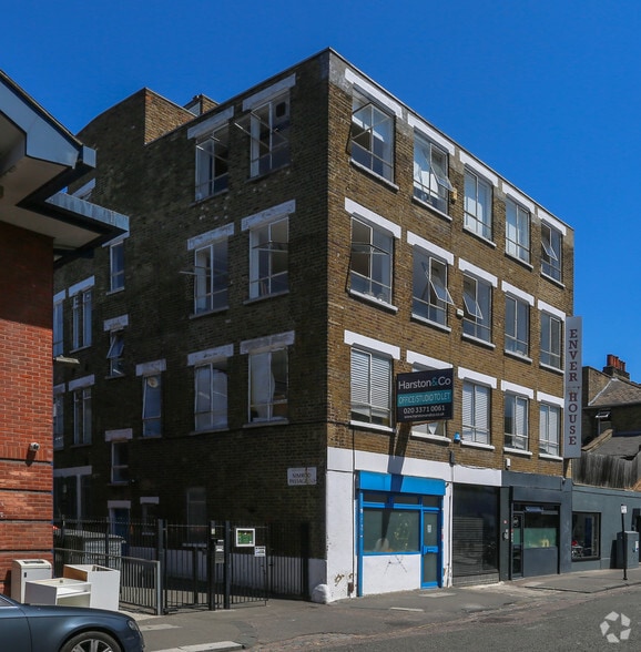 2 Nimrod Passage, London for lease - Primary Photo - Image 2 of 4