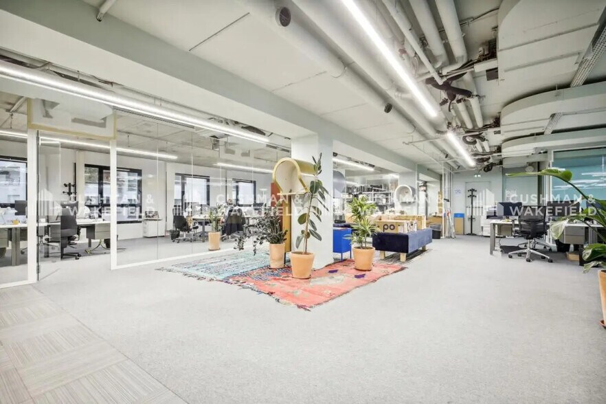 Office in Levallois-Perret for lease - Building Photo - Image 3 of 13