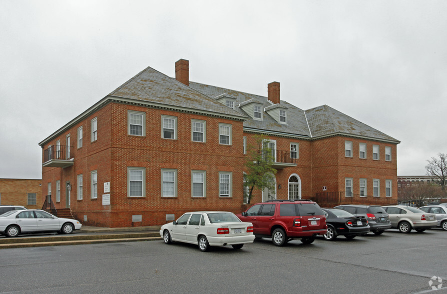 425 W 20th St, Norfolk, VA for sale - Primary Photo - Image 1 of 5