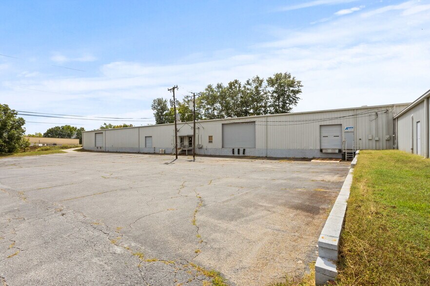 201 Greer Dr, Simpsonville, SC à vendre - Photo du bâtiment - Image 3 de 17