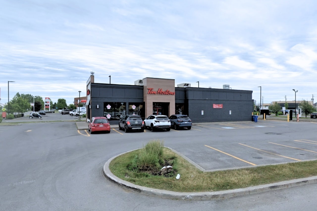 276 Boul Louis-Philippe-Picard, Repentigny, QC for sale Primary Photo- Image 1 of 2