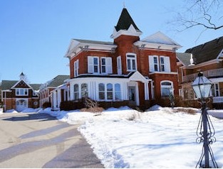 379 Queen St S, Kitchener, ON à louer - Photo principale - Image 1 de 1