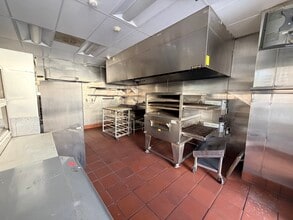 1253 Vine St, Los Angeles, CA à louer Photo intérieure- Image 2 de 7