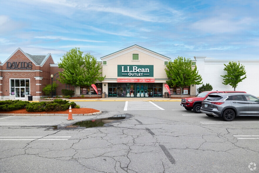 100 Nashua Mall, Nashua, NH for lease - Building Photo - Image 3 of 5
