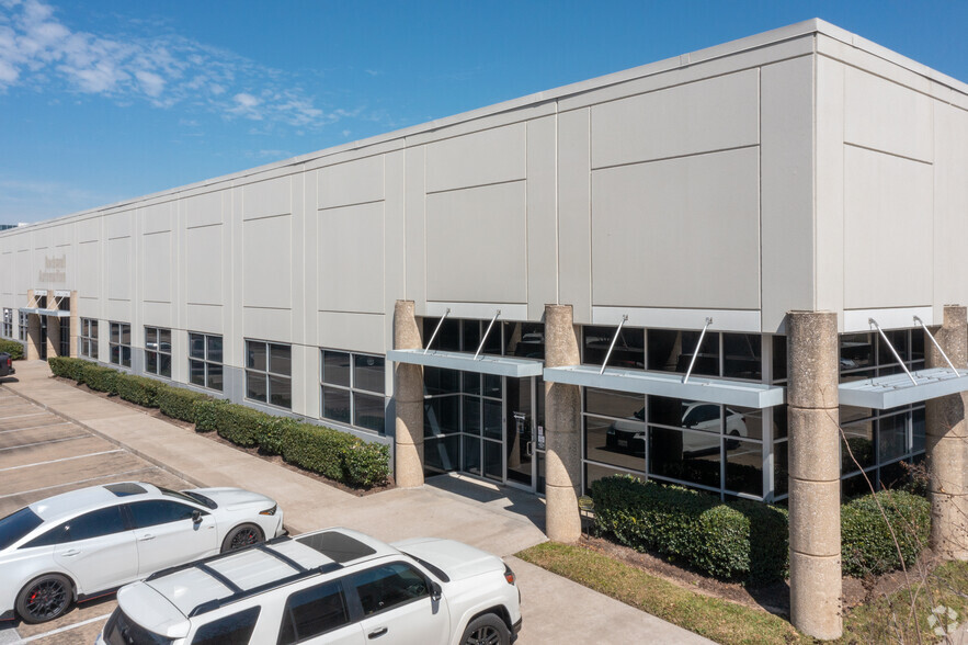 11335 Clay Rd, Houston, TX for lease - Building Photo - Image 1 of 6