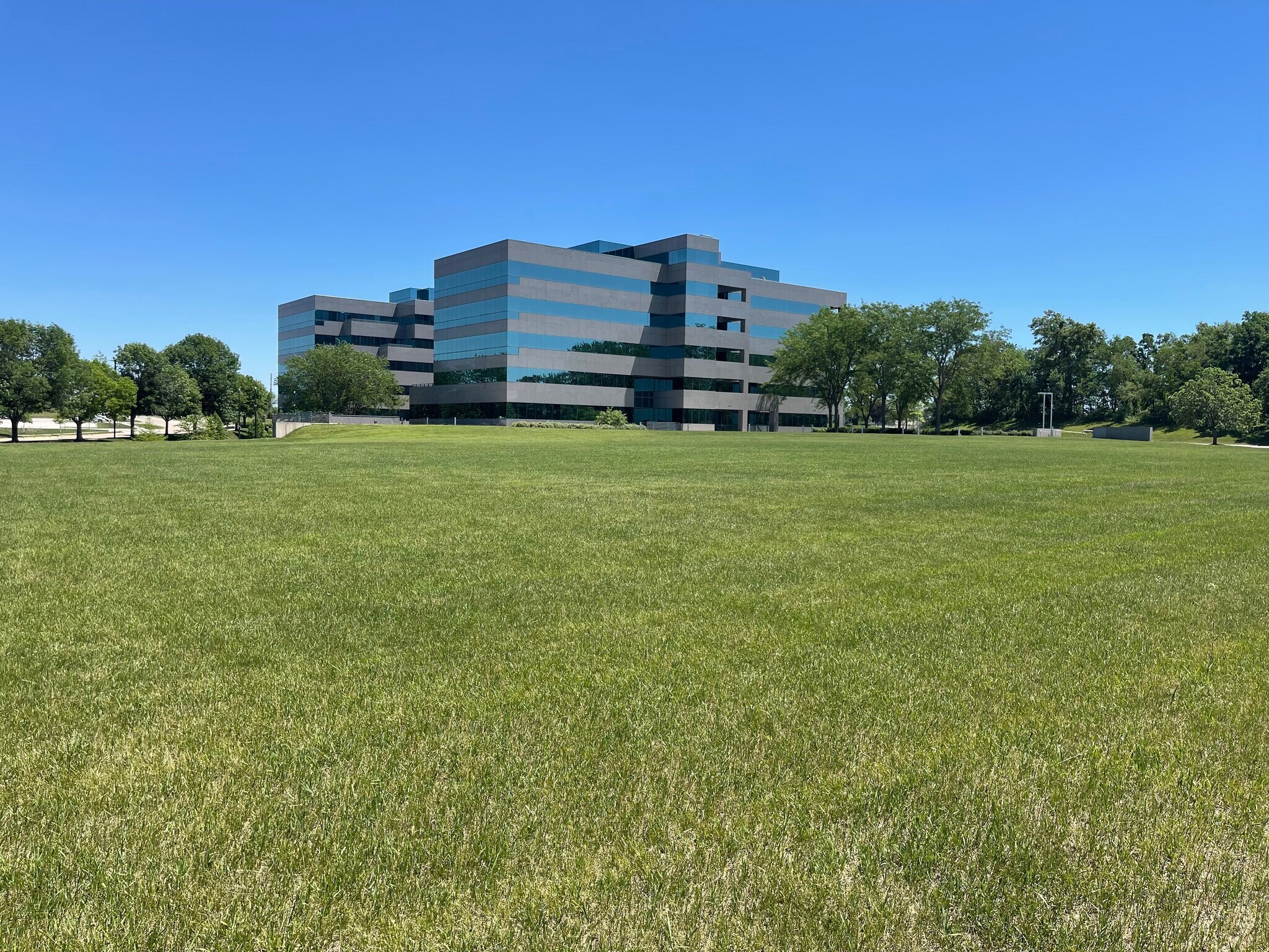 4515 N River Blvd, Cedar Rapids, IA à vendre Photo du bâtiment- Image 1 de 41