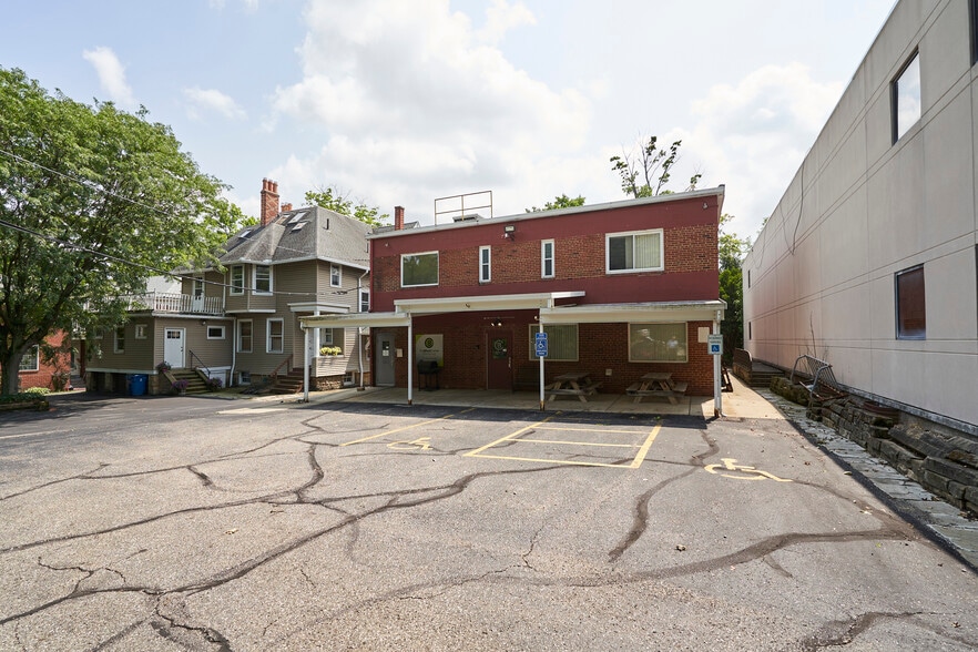661 W Market St, Akron, OH for sale - Building Photo - Image 3 of 10