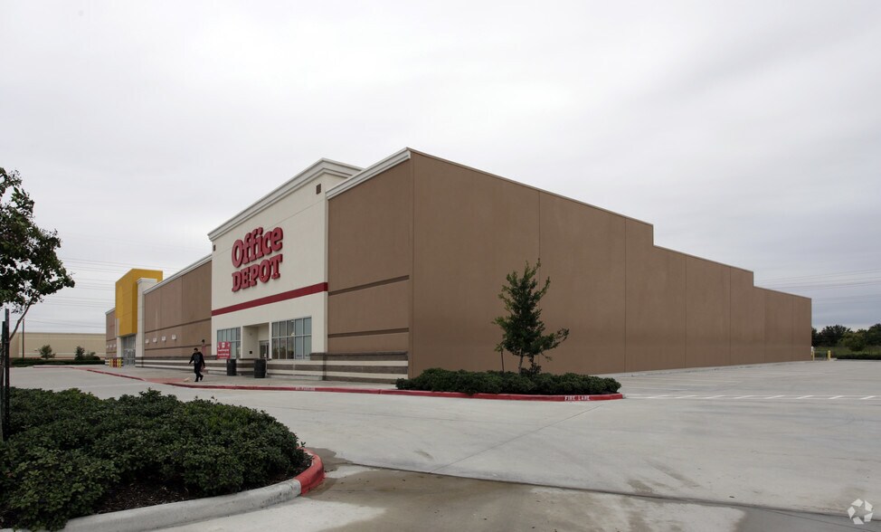 3931-3937 Fairway Plaza Dr, Pasadena, TX à vendre - Photo du bâtiment - Image 2 de 6