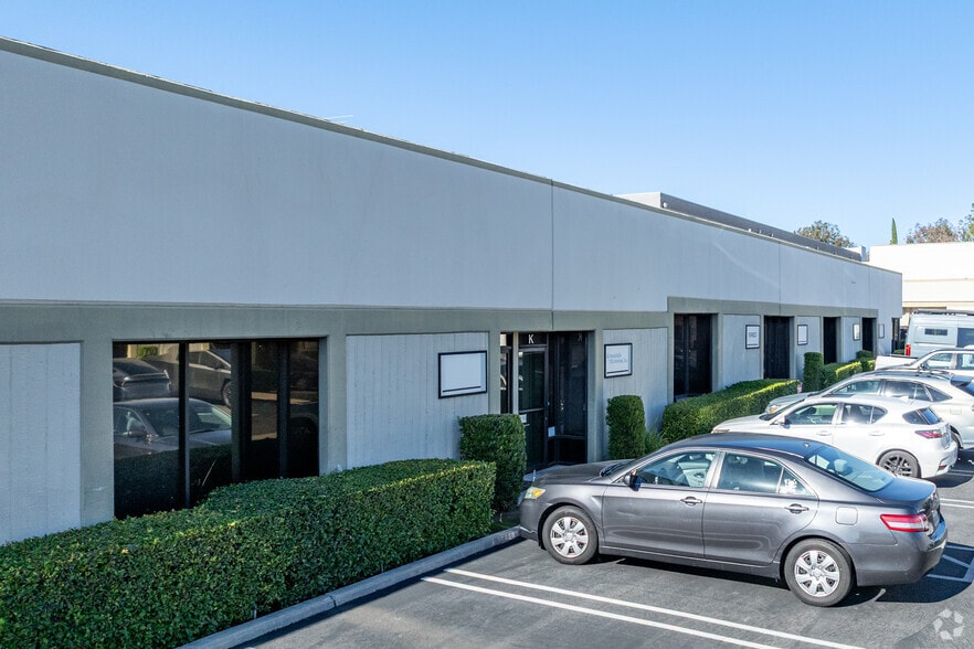 2761 Saturn St, Brea, CA for lease - Building Photo - Image 2 of 6