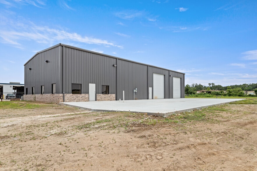 1750 Cardinal dr, Beaumont, TX à vendre - Photo du bâtiment - Image 3 de 33