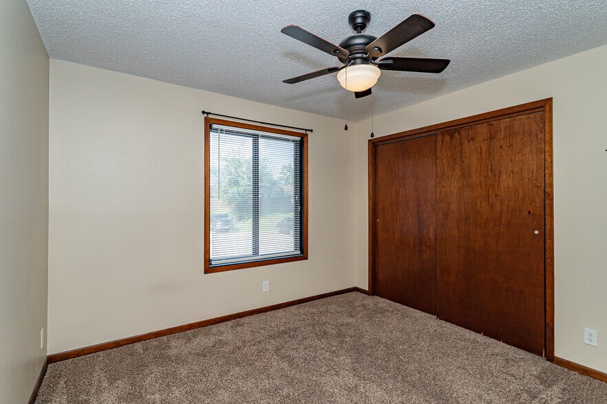 3500 Grand Ave, Ames, IA à vendre - Photo du bâtiment - Image 2 de 11