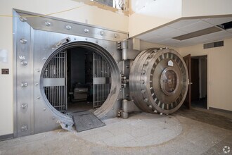 239-241 Main St, Hackensack, NJ for lease Interior Photo- Image 1 of 3