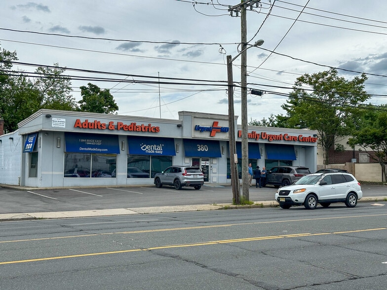 380 Rockaway Tpke, Cedarhurst, NY for sale - Building Photo - Image 3 of 9