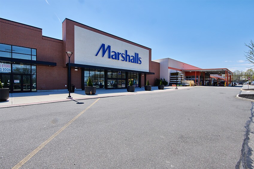 839 New York Ave, Huntington, NY à louer - Photo du bâtiment - Image 3 de 6