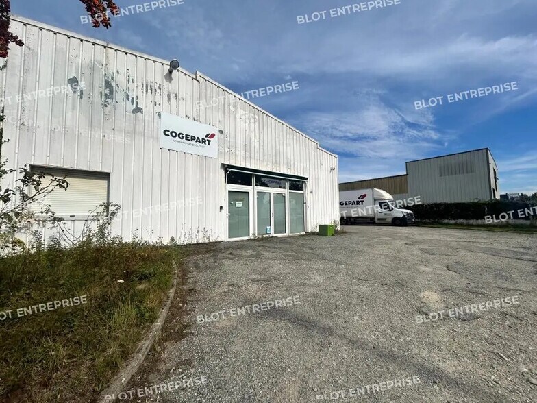 Bureau dans Cesson-Sévigné à louer - Photo du bâtiment - Image 3 de 8