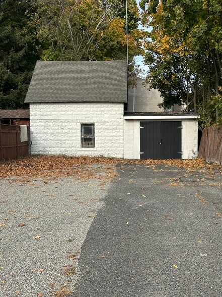 11 Chestnut St, Tenafly, NJ for lease - Building Photo - Image 2 of 4