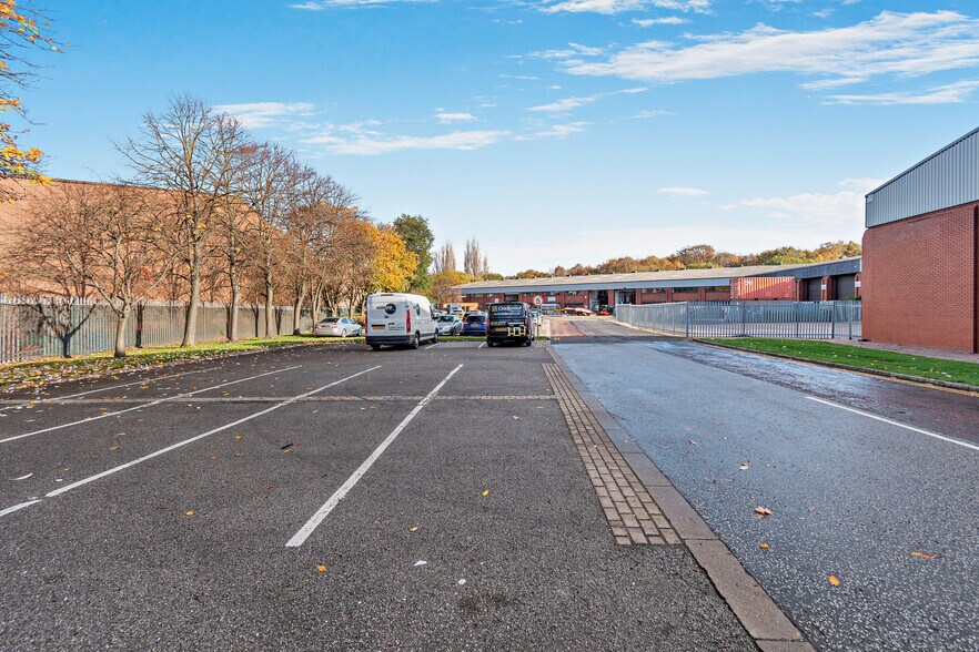 Parkside Ln, Leeds à louer - Photo du bâtiment - Image 2 de 4