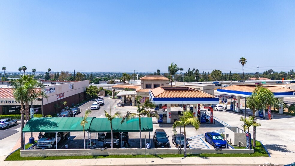 2700 N Santiago Blvd, Orange, CA for sale - Building Photo - Image 3 of 11