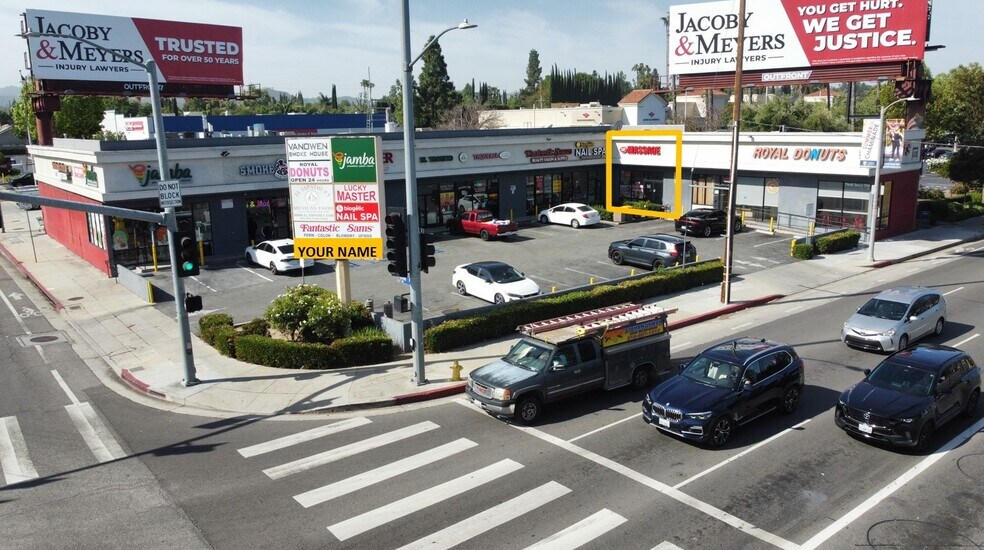 22800-22814 Victory Blvd, Woodland Hills, CA à louer - Photo principale - Image 1 de 22